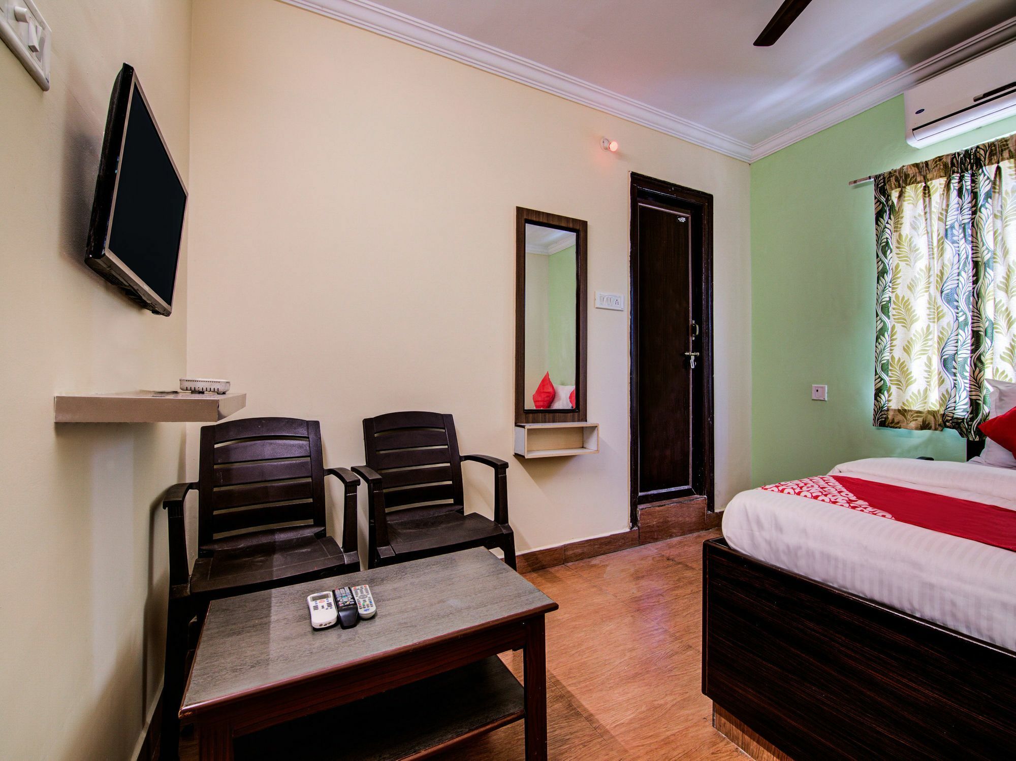 Hotel Oyo Lalitha Delight Visakhapatnam Zewnętrze zdjęcie